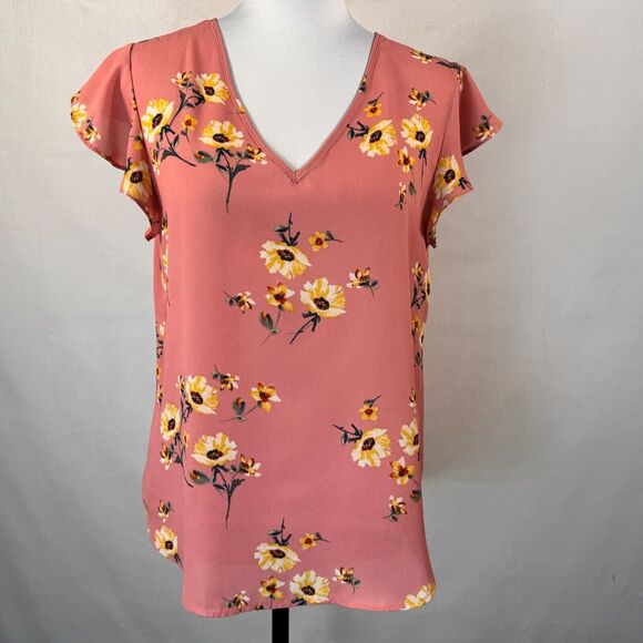 Lily White Tops - Lily White Ladies Sz M Dusty Pink Floral VNeck Cap Ruffle Sleeves